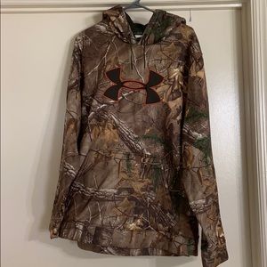 Under Armour Men’s Camo XL hoodie